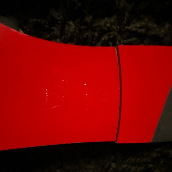 Christian Louboutin
Leather Logo Red Sole Slide Sandals - Picture 5 of 9